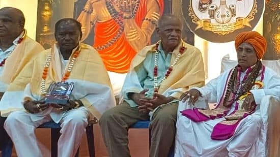 గదగ్ మఠంలో ఈబీజీ గోవింద్ గౌడ్‌కు ఘన సన్మానం