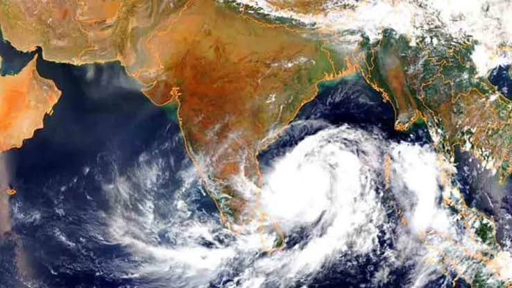 వాయువ్య బంగాళాఖాతంలో వాయుగుండం..