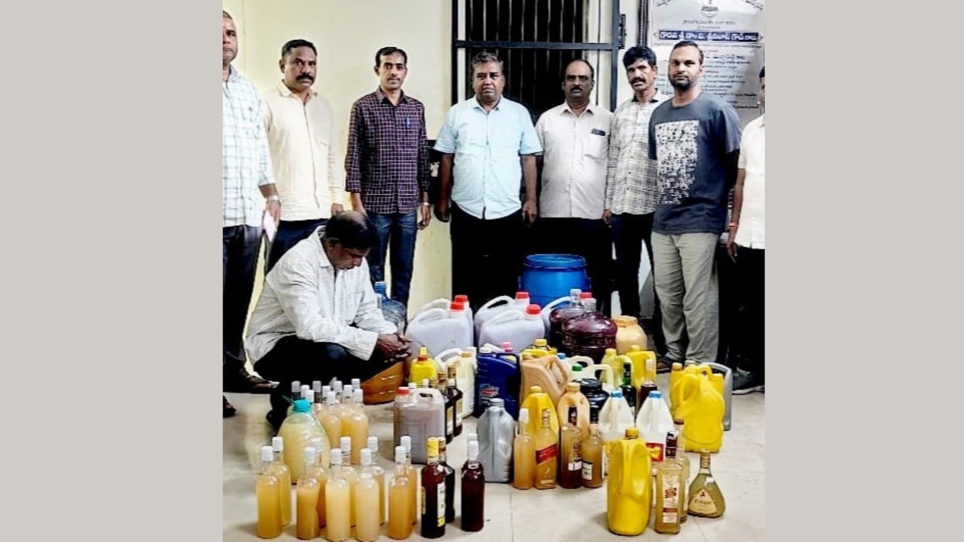 హైదరాబాద్‌లో అక్రమ వైన్ తయారీ గుట్టురట్టు..!