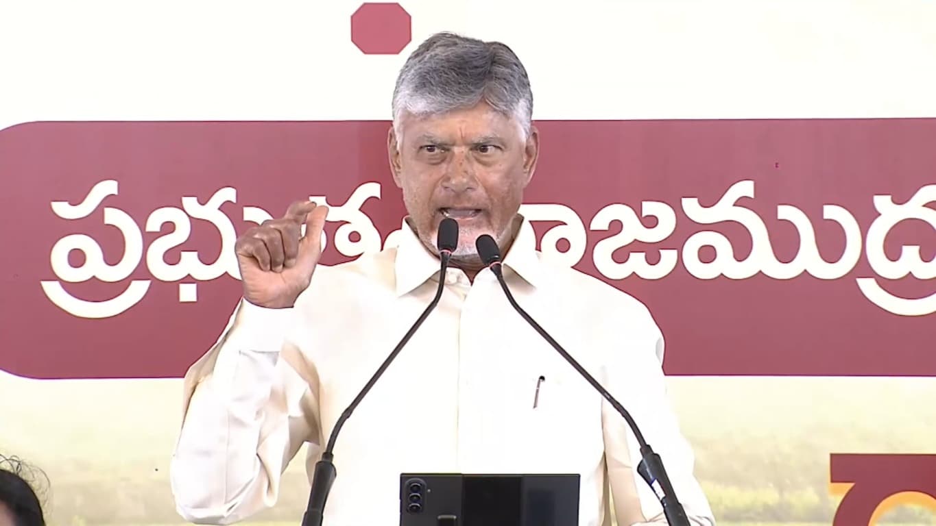 రావణ్ అనే వ్యక్తి పురాణాల్ని దూషించాడు: 