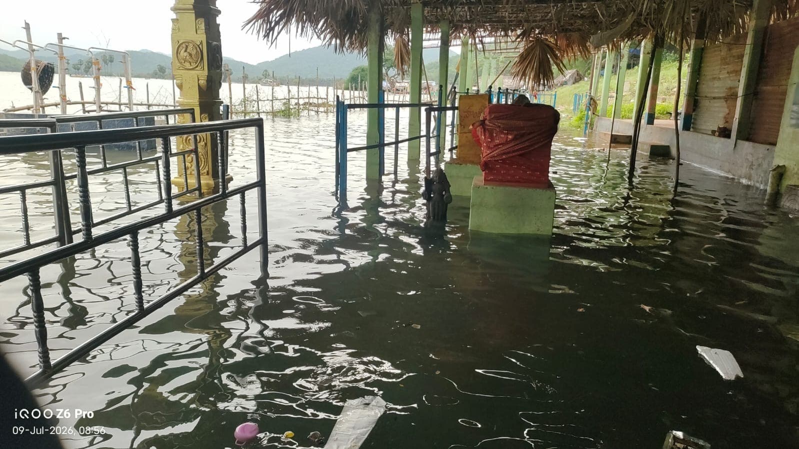 గండి పోశమ్మ ఆలయంలోకి గోదావరి వరద.. దర్శనాలు నిలిపివేత