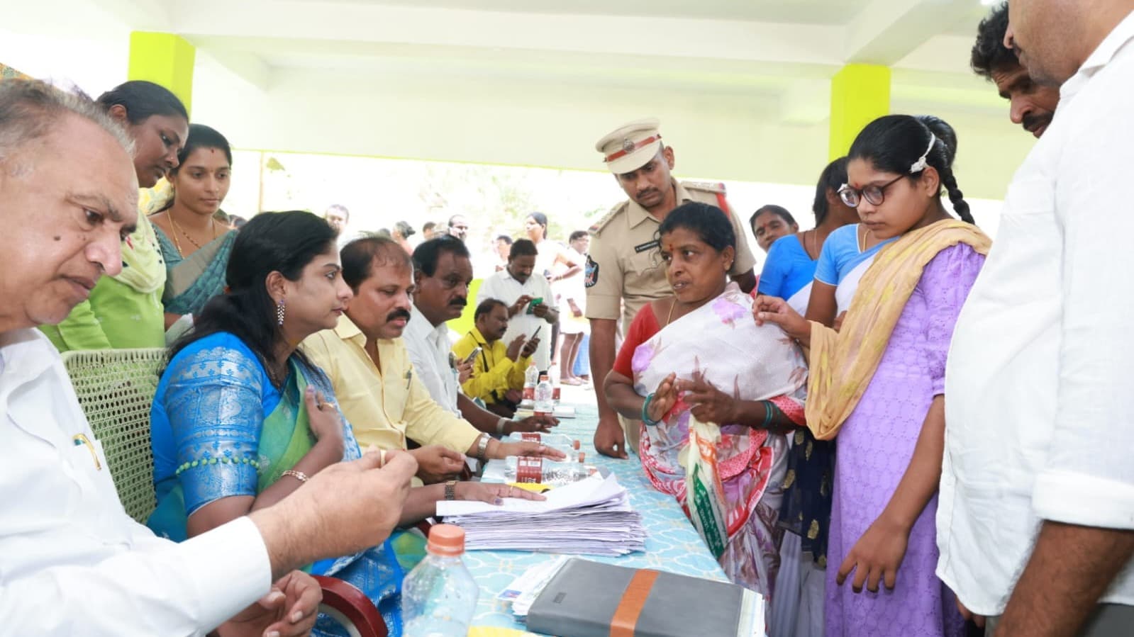 ప్రజా దర్బార్‌లో 114 వినతులు.. త్వరిత పరిష్కారానికి ఎమ్మెల్యే ఆదేశాలు
