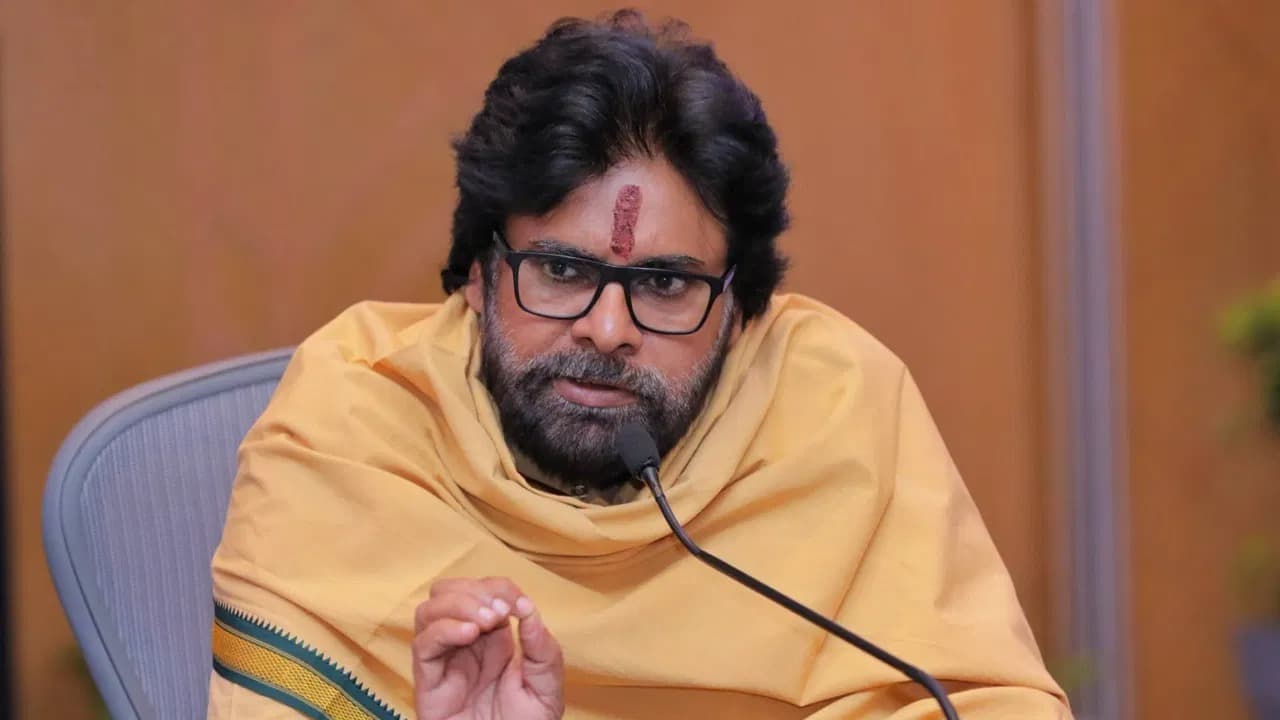 పవన్ కల్యాణ్‌కు భుజానికి శస్త్రచికిత్స..