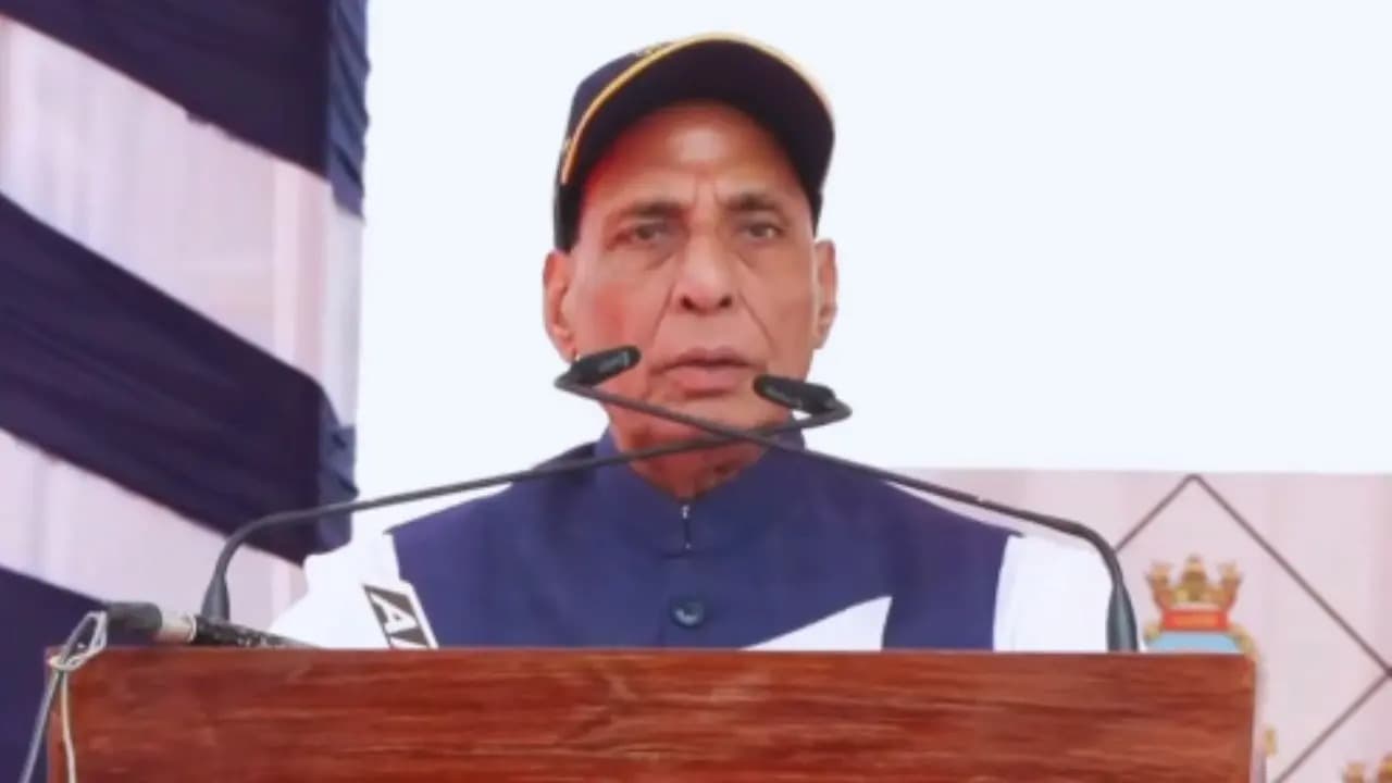 విశాఖపట్నంలో యుద్ధనౌక 'INS మహేంద్రగిరి' కమిషనింగ్ వేడుక