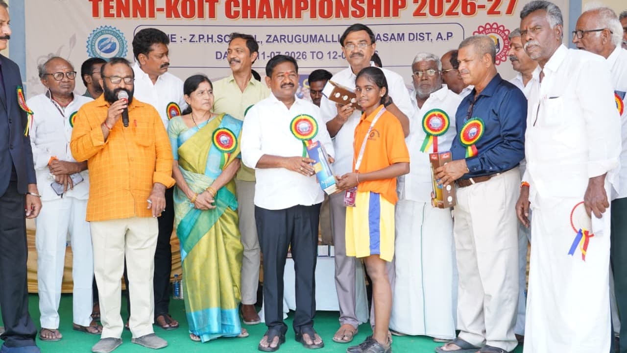 చదువుతో పాటు క్రీడలకు కూటమి ప్రభుత్వం ప్రాధాన్యం: మంత్రి డోలా