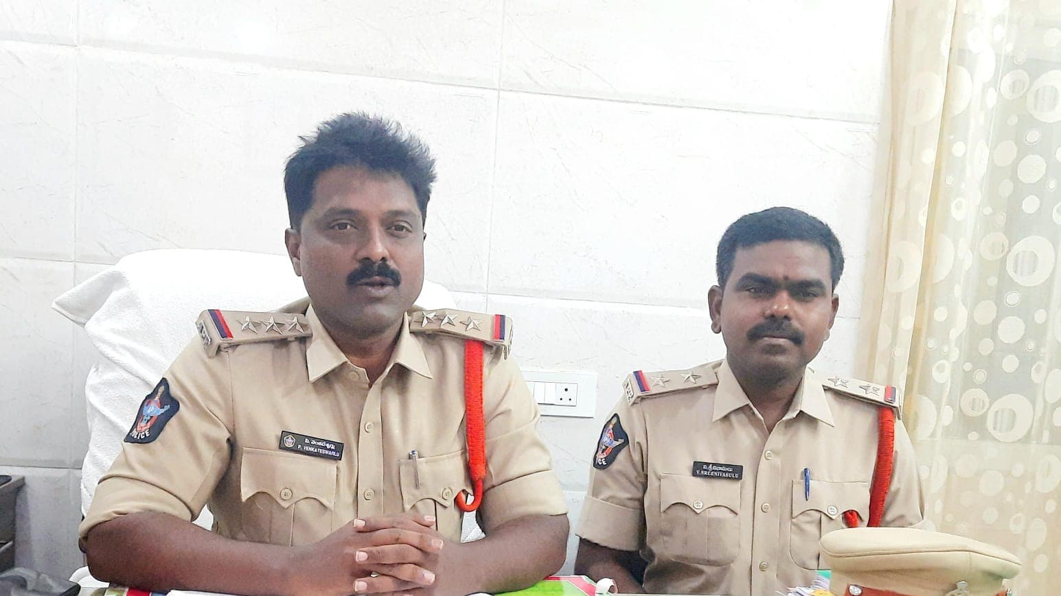 వాట్సాప్ గ్రూపుల్లో అనుచిత పోస్టులు చేస్తే చర్యలు: సీఐ వెంకటేశ్వర్లు