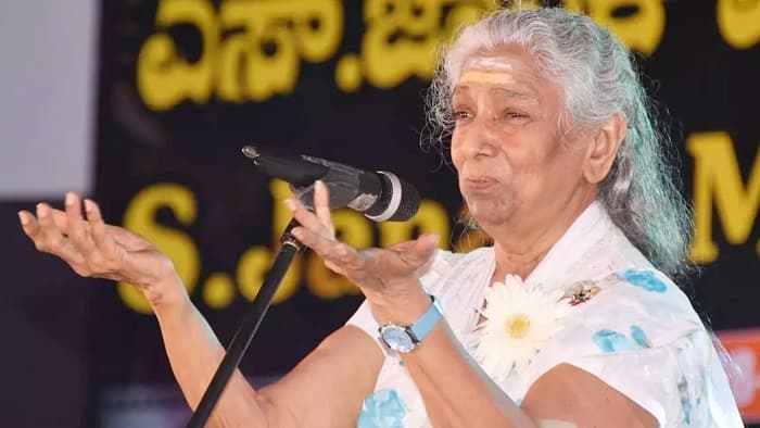 లెజెండరీ గాయని ఎస్ జానకి మృతి వార్తలపై స్పష్టత