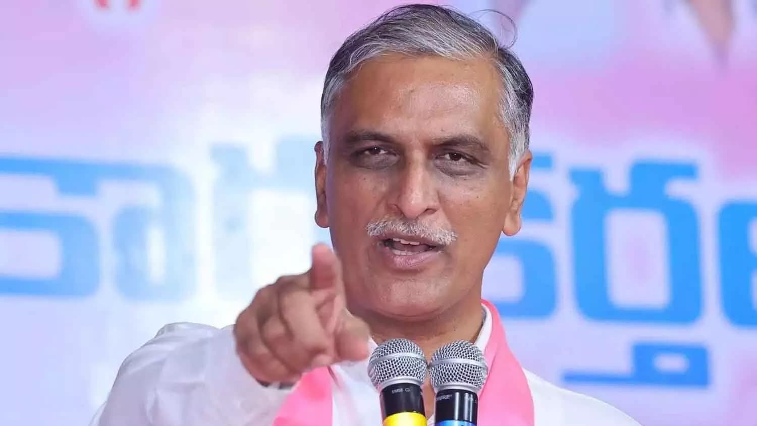 ట్లు పార్టీలు మార్చేటోడికి నేను సమాధానం చెప్పాలా?: హరీశ్ రావు