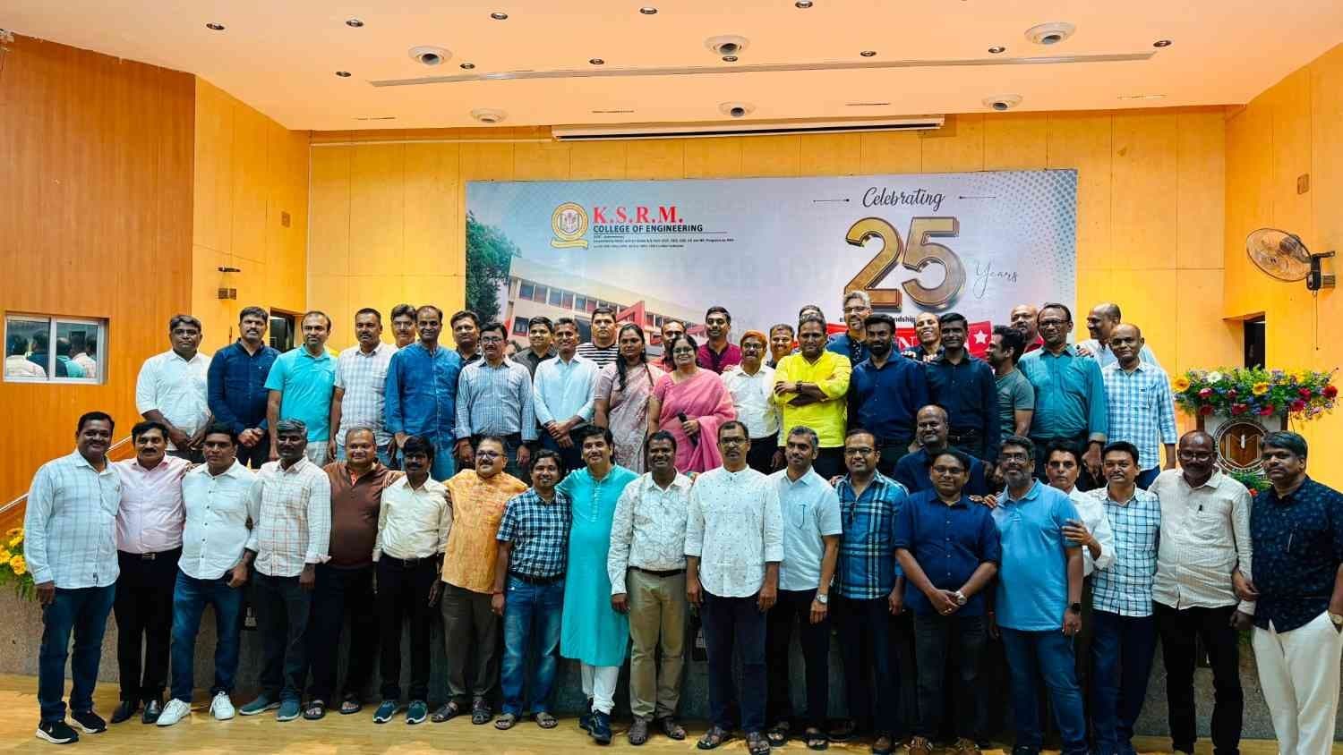 25 ఏళ్ల తర్వాత ఇంజనీరింగ్ మిత్రులతో ఎమ్మెల్సీ శ్రీకాంత్ కలయిక
