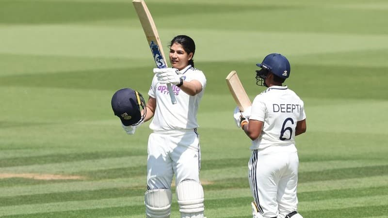 యాస్తికా భాటియా చరిత్ర.. లార్డ్స్‌లో తొలి శతకం