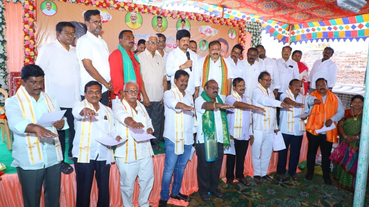 పేదల భూముల ఆక్రమణపై కఠిన చర్యలు: కొల్లు రవీంద్ర