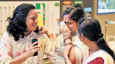 వియత్నాం బోటు విషాదం.. కళ్లముందే ప్రాణాలు కోల్పోయారు