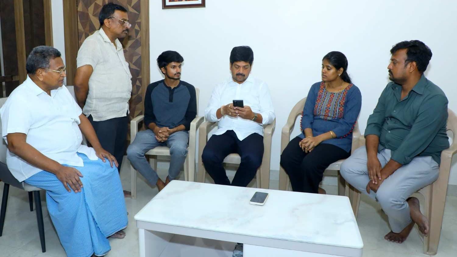 వియత్నాం పడవ ప్రమాద బాధితుల తరలింపునకు చర్యలు వేగం