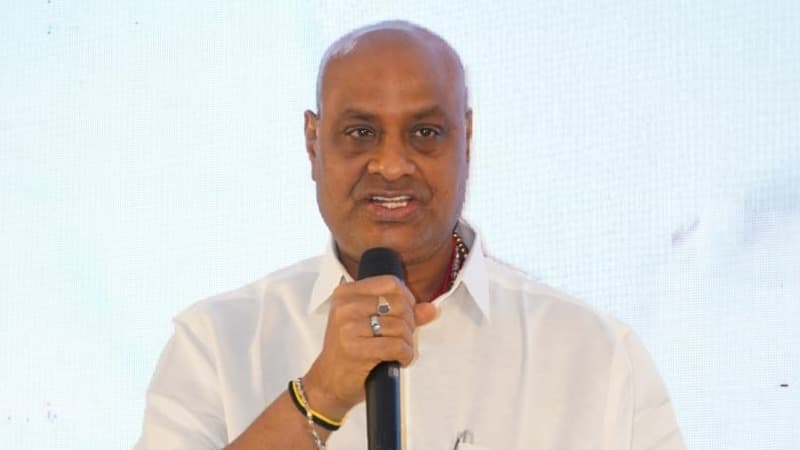 మత్స్యకారుల కన్నీళ్లపై రాజకీయాలు వద్దు: అచ్చెన్నాయుడు