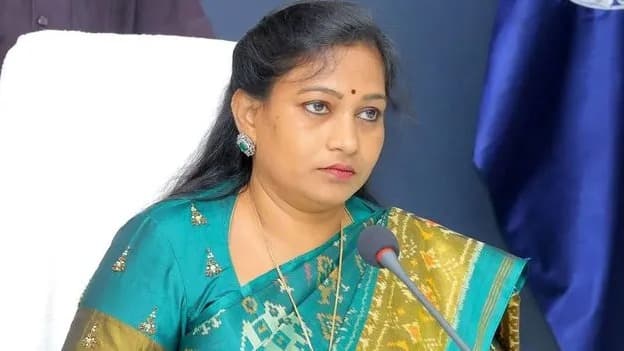 వర ప్రసాద్ రెడ్డి మృతి బాధాకరం: హోంమంత్రి అనిత