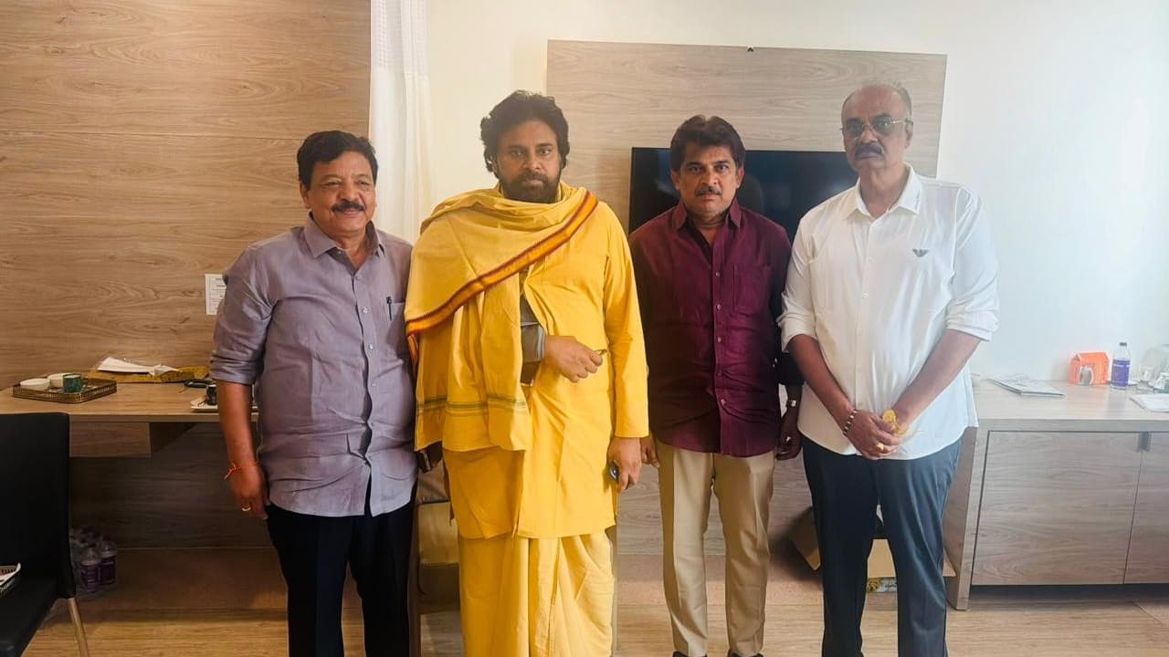 పవన్ కళ్యాణ్‌ను పరామర్శించిన మంత్రి కందుల దుర్గేష్