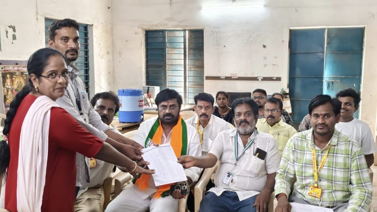 భారత ఎన్నికల వ్యవస్థ ప్రపంచానికే ఆదర్శం: కోలా ఆనంద్