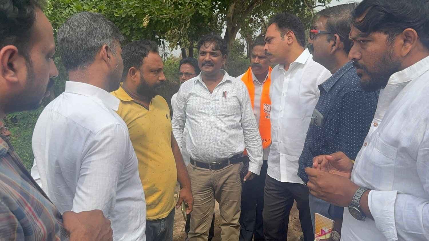 ముంబయి నుంచే స్పందించిన మంత్రి దుర్గేష్..