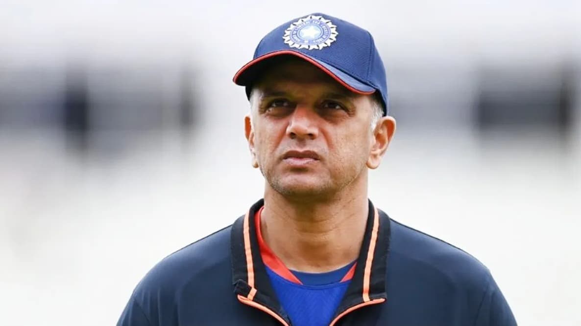 ఇంగ్లాండ్ కోచ్ రేసులో 9 మంది.. ద్రవిడ్ ఔట్!