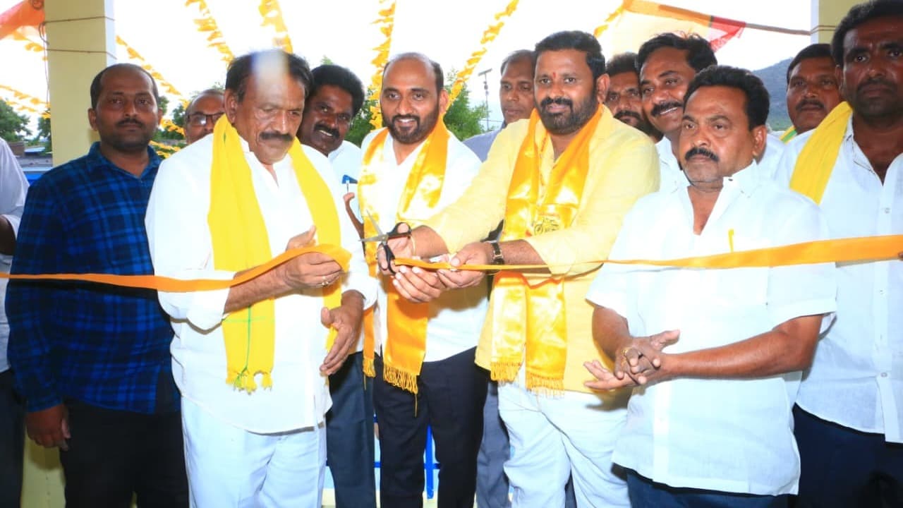 దుత్తలూరులో టీడీపీ కార్యాలయం ప్రారంభించిన ఎమ్మెల్యే కాకర్ల