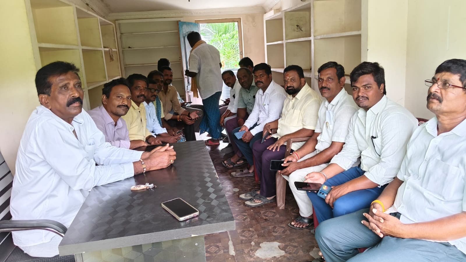 వంగరలో టీడీపీ క్లస్టర్ స్థాయి సమావేశం నిర్వహణ