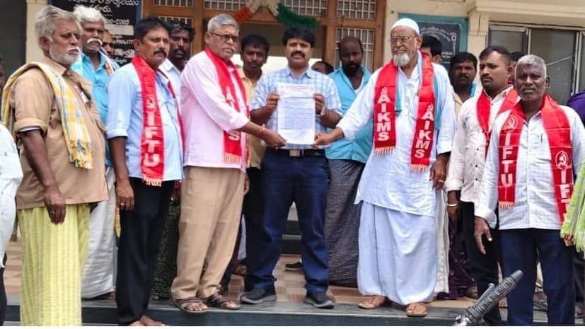 ఫసల్ బీమా గడువు పెంచాలని రైతు సంఘం వినతి