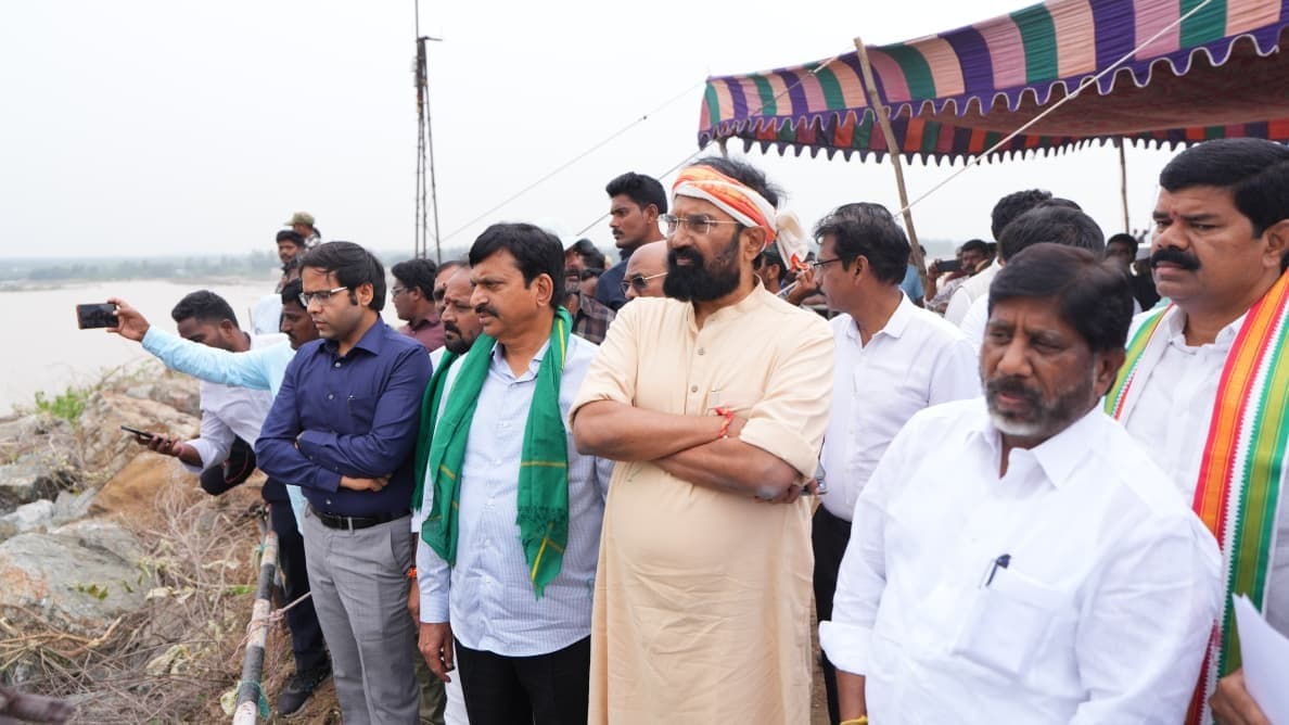 సీతమ్మసాగర్ సీతారామ ప్రాజెక్టులు త్వరలో పూర్తి: మంత్రులు