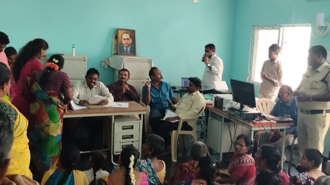 కొండూరు ఉపాధి పనుల విచారణలో రసాభాసగా మారిన సభ