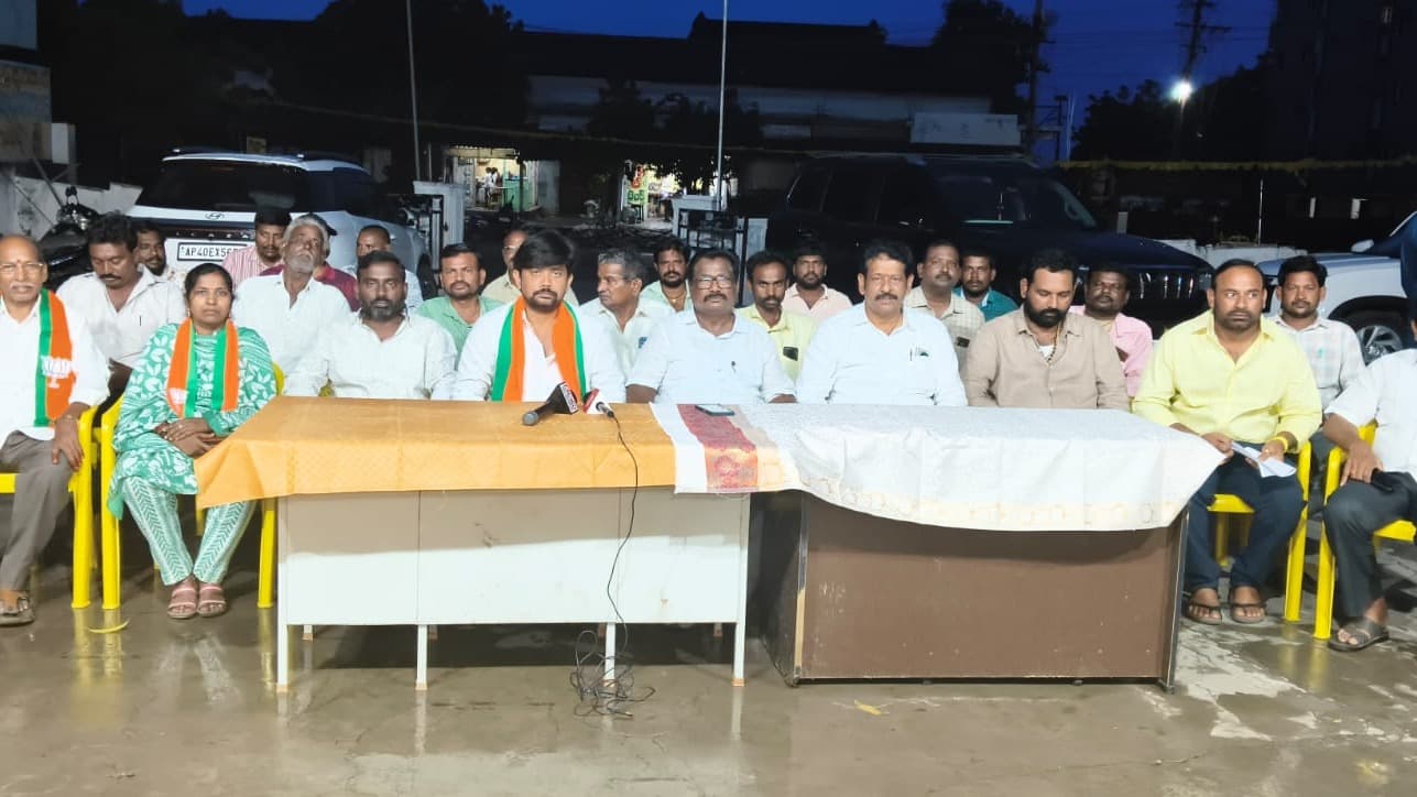 ఆక్వా రైతుల కోసం కూటమి ప్రభుత్వం కృషి: టీడీపీ నేతలు
