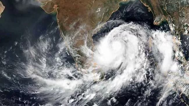 బంగాళాఖాతంలో అల్పపీడనం ప్రభావం..