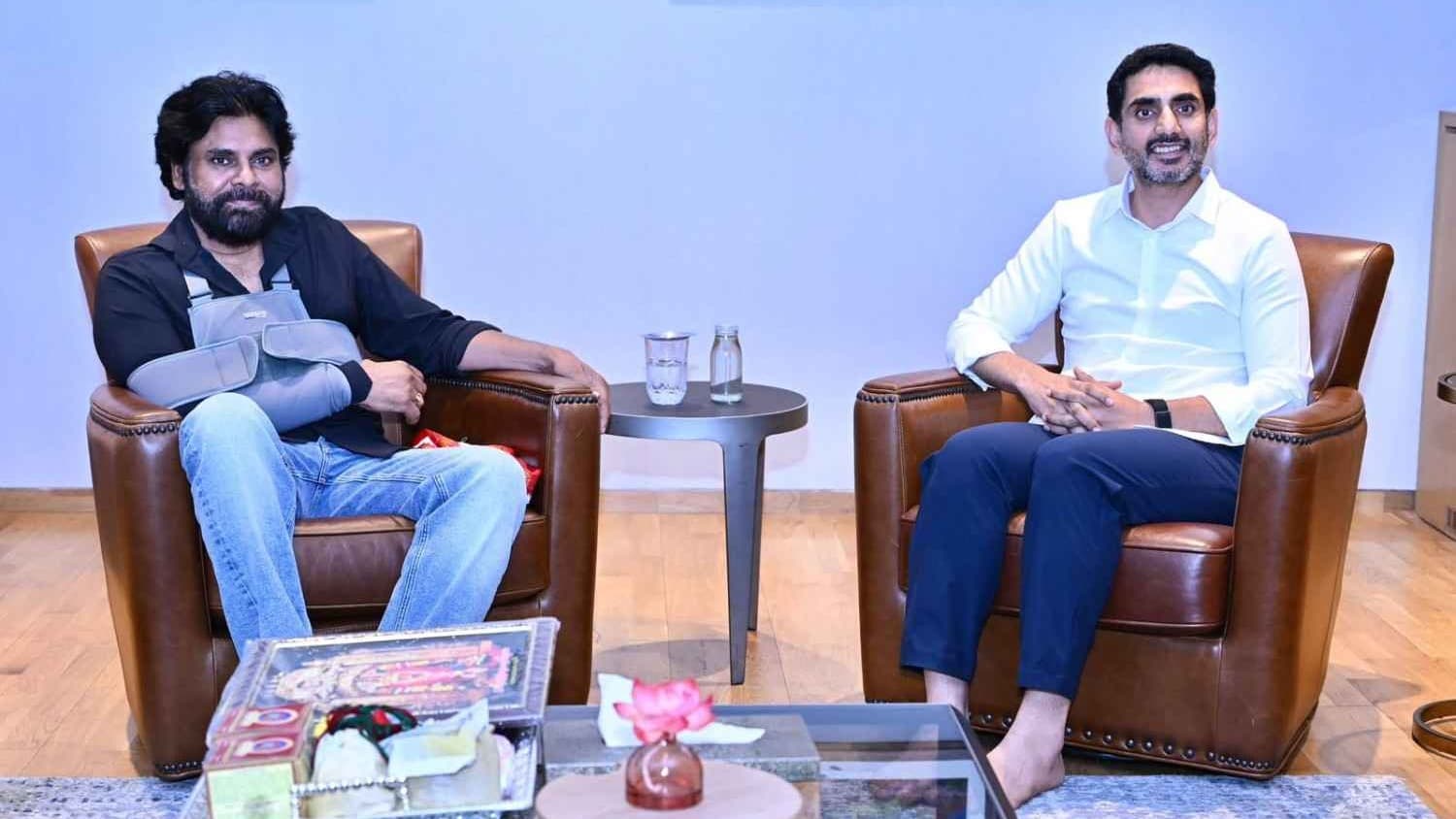 హైదరాబాద్‌లో డిప్యూటీ సీఎం పవన్ కళ్యాణ్‌ను పరామర్శించిన లోకేష్