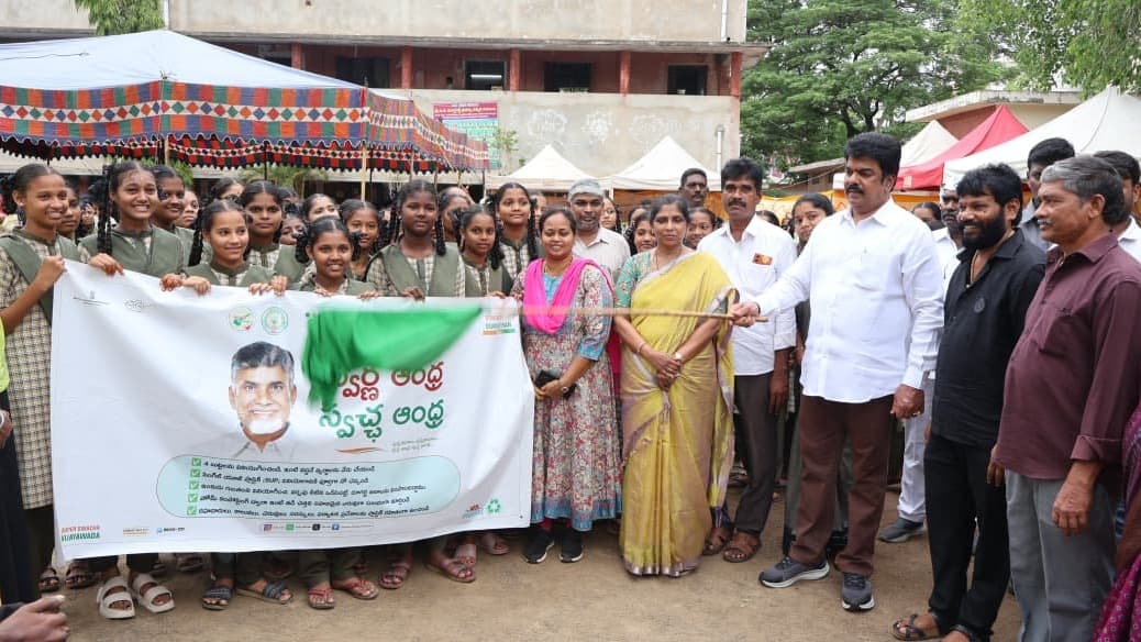 స్వచ్ఛాంధ్ర లక్ష్యానికి ప్రజల భాగస్వామ్యం అవసరం: బొండా ఉమా