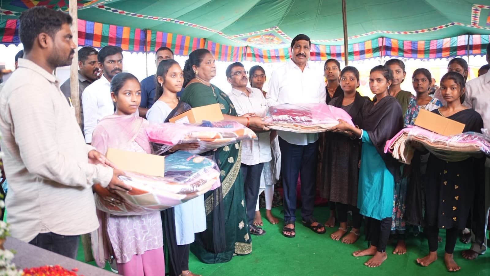 విద్యార్థులకు మెరుగైన వసతులే ప్రభుత్వ లక్ష్యం: మంత్రి జనార్దన్ రెడ్డి