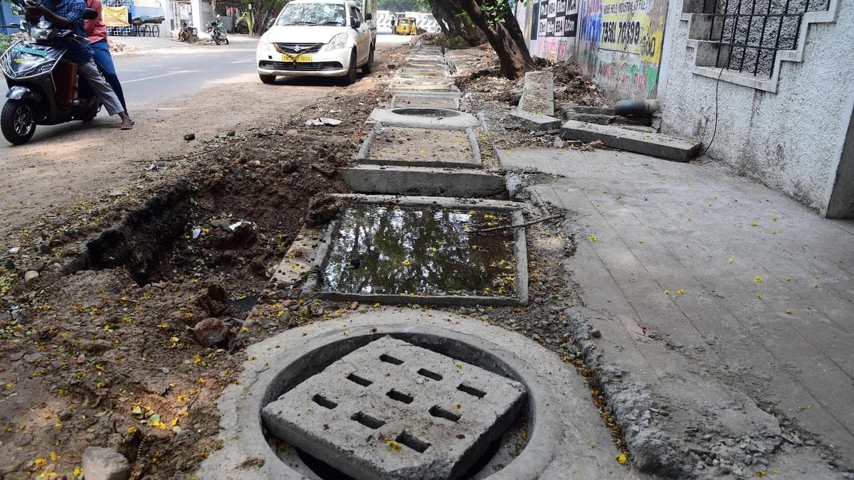 చెన్నైలో త్వరలో వర్షపు నీటి కాలువల్లో పూడికతీత పనులు