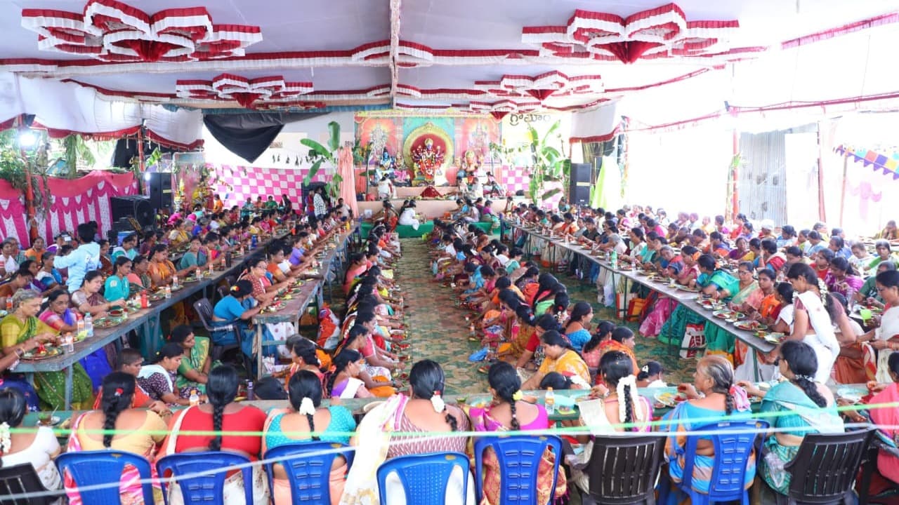 శ్రీ కన్యకా పరమేశ్వరి ఆలయంలో కోటి కుంకుమార్చన వైభవం