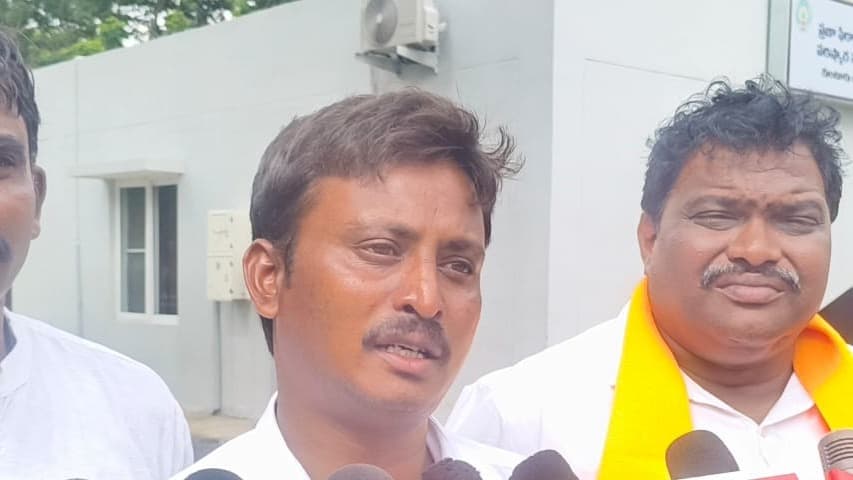 సీఐపై ఎస్పీకి సోషల్ యాక్టివిస్ట్ మరియబాబు ఫిర్యాదు