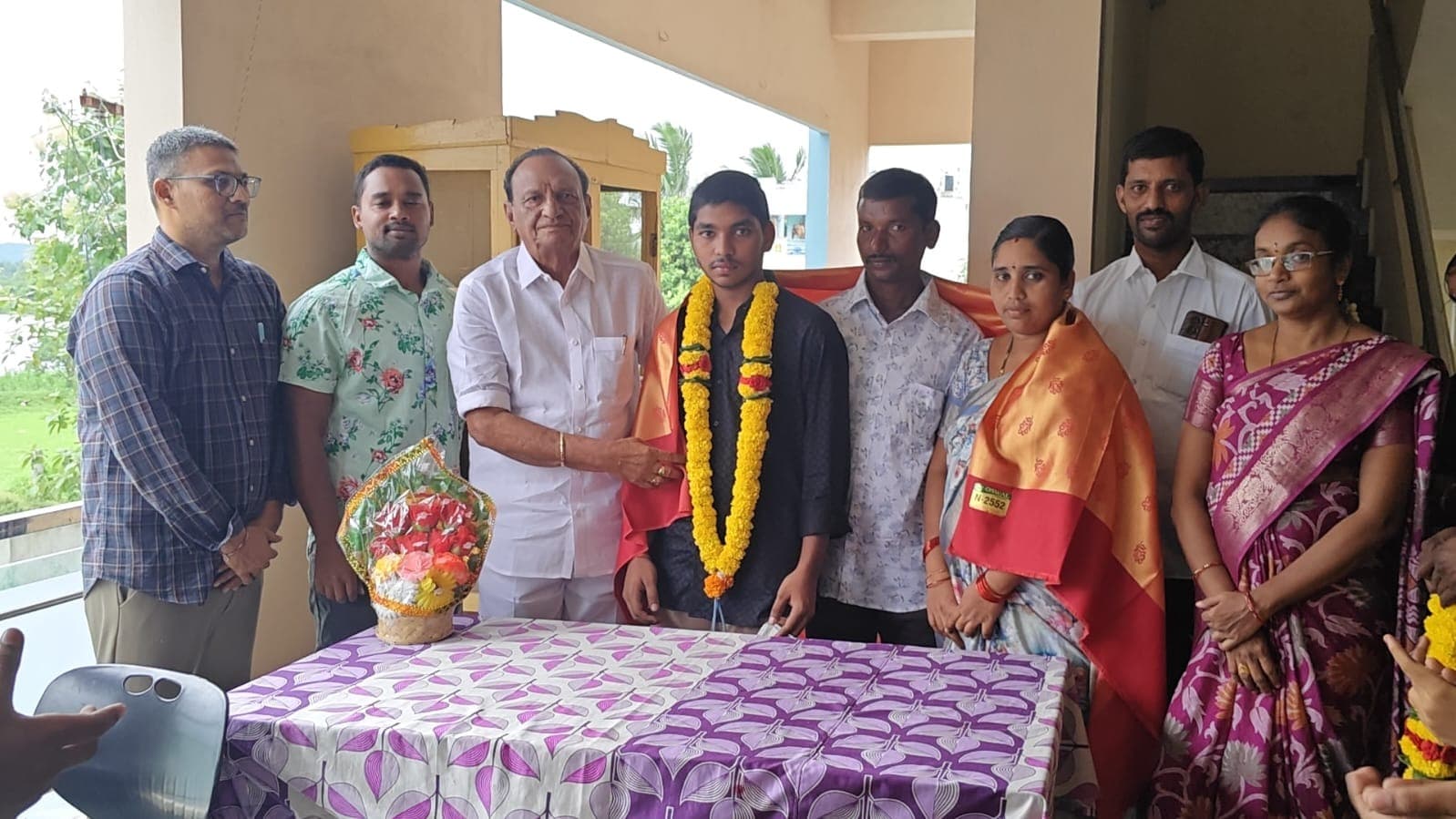 ద్రోణ పాఠశాల లోకేష్‌కు ప్రతిభా పురస్కారం