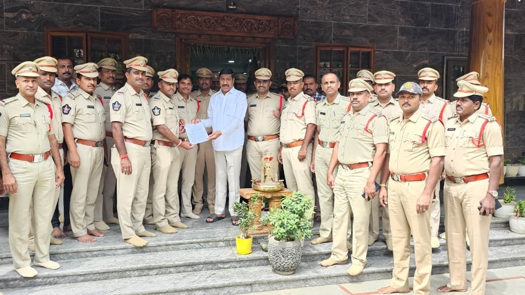 మంత్రి బీసీ జనార్దన్ రెడ్డికి సీఐల సమస్యల వినతి