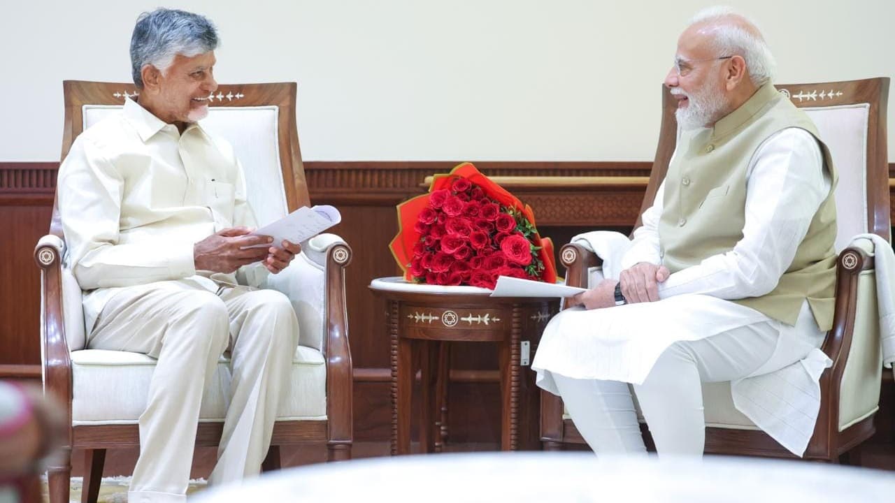 అల్లూరి విమానాశ్రయ ప్రారంభోత్సవానికి మోదీని ఆహ్వానించిన చంద్రబాబు