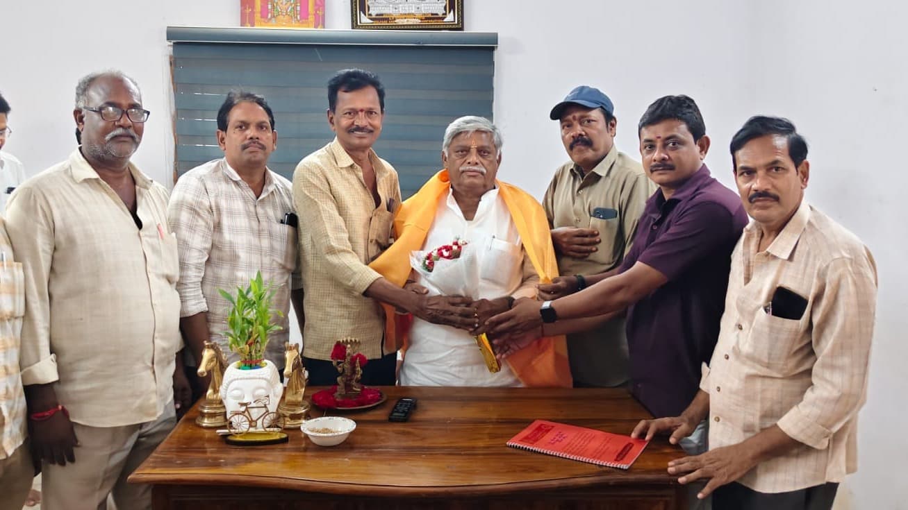 ఆర్టీసీ సమస్యలపై ప్రభుత్వంతో మాట్లాడతా: ఎమ్మెల్యే జ్యోతుల నెహ్రూ