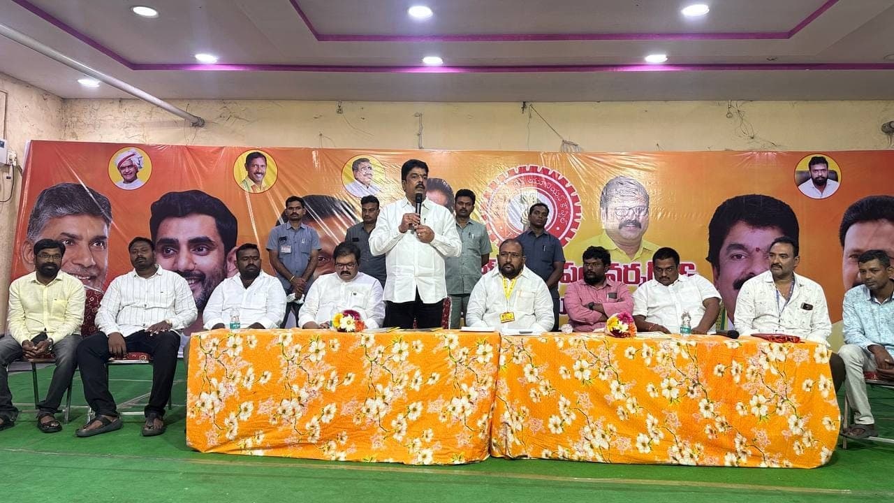 మున్సిపల్ కార్మికుల సంక్షేమమే ప్రభుత్వ లక్ష్యం: బొండా ఉమ