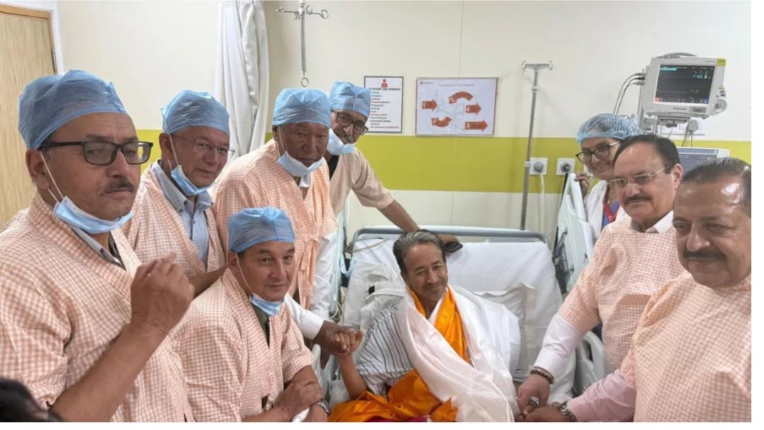 విద్యార్థుల కేసులపై హామీతో దీక్ష విరమించిన సోనమ్ వాంగ్‌చుక్