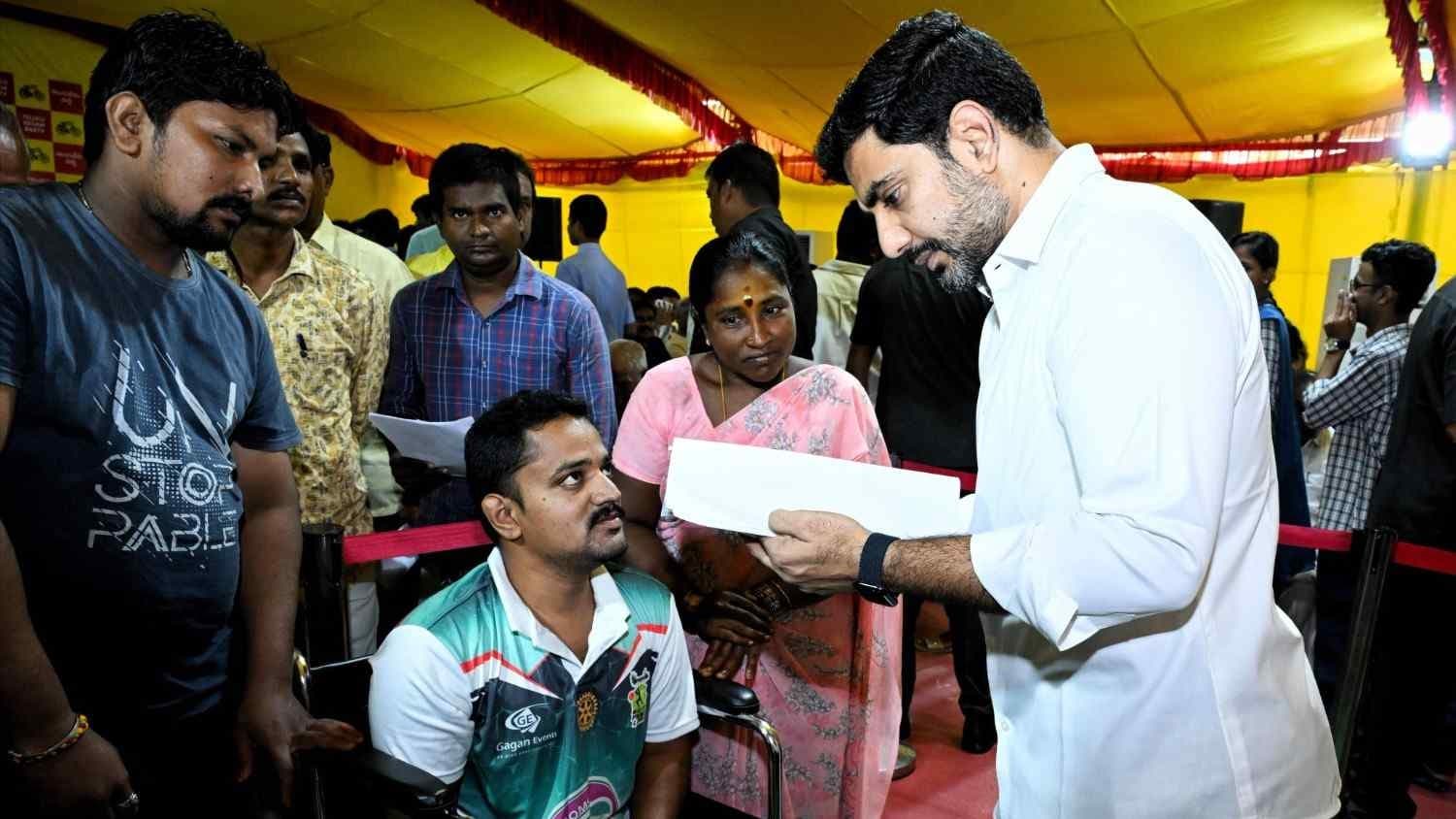 జాగరంపల్లిలో ప్రజాదర్బార్ నిర్వహించిన మంత్రి నారా లోకేష్