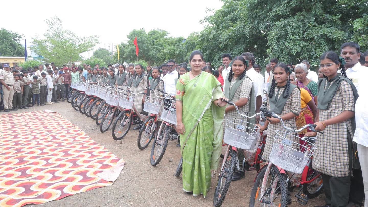 విద్యా రంగంలో లోకేష్ సంస్కరణలు ప్రశంసనీయం: గొట్టిపాటి లక్ష్మీ