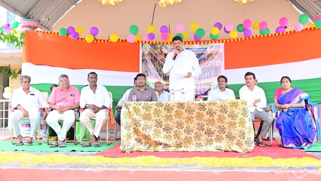 మెగా పీటీఎంలో విద్యా సంస్కరణలపై వేగేశన నరేంద్ర వర్మ