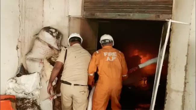 కర్నూలులో భారీ అగ్నిప్రమాదం..