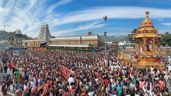 తిరుమలలో భక్తుల రద్దీ..