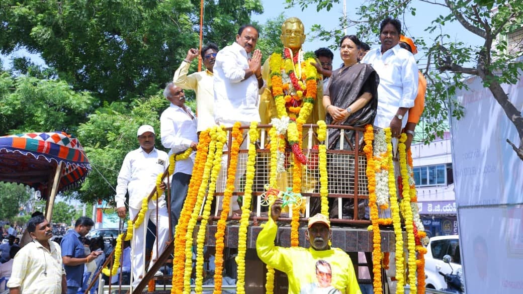 ప్రగడ కోటయ్యకు నివాళులు అర్పించిన ఎమ్మెల్యే మాలకొండయ్య