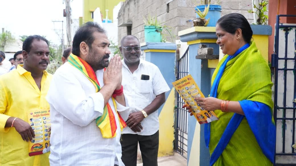 రెండేళ్లలో చేసిన అభివృద్ధిని ఇంటింటికి వెళ్లి వివరించిన కోటంరెడ్డి
