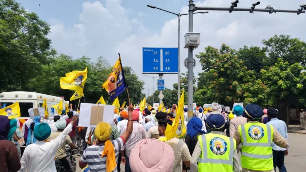 అమృత్‌పాల్ సింగ్ విడుదలకు డిమాండ్.. సీఎం నివాసం వైపు మార్చ్